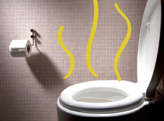 Bồn cầu bị xì hơi do không lắp đường ống thoát khí