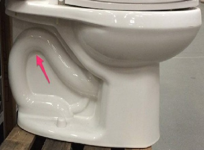Bồn cầu bị xì hơi do không do nước trong xiphong bị bay hơi