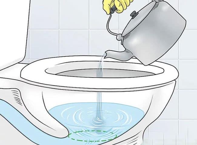 mẹo thông tăc bồn cầu nghẹt nước bằng nước nóng