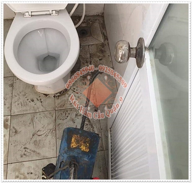 Cách xử lý mùi hôi bồn cầu