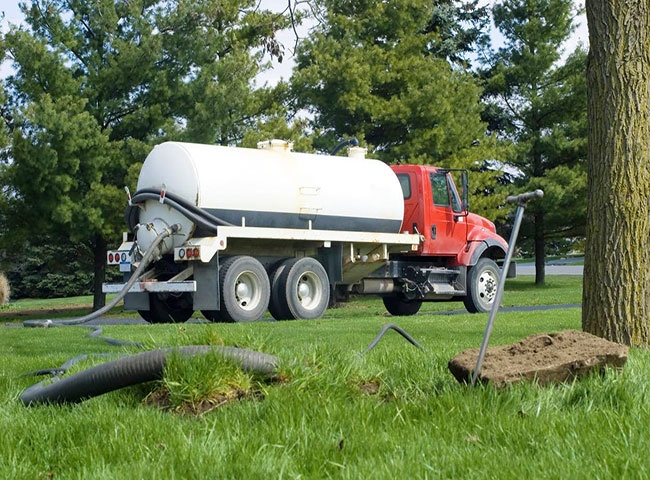 Thợ hút hầm cầu quận 4 có nhiều năm kinh nghiệm