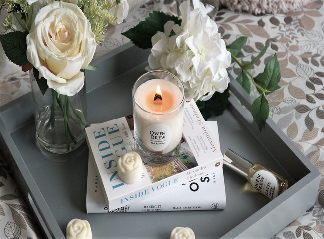 kiểm tra mùi hương sáp thơm cho phòng máy lạnh