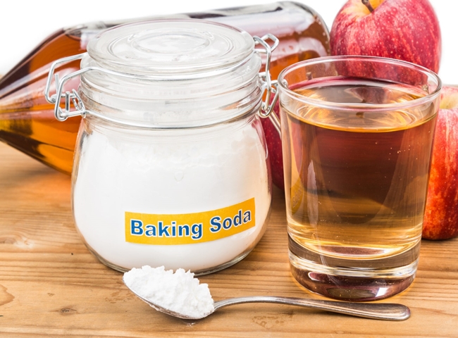 Th&ocirc;ng tắc cống bằng baking soda v&agrave; giấm trắng
